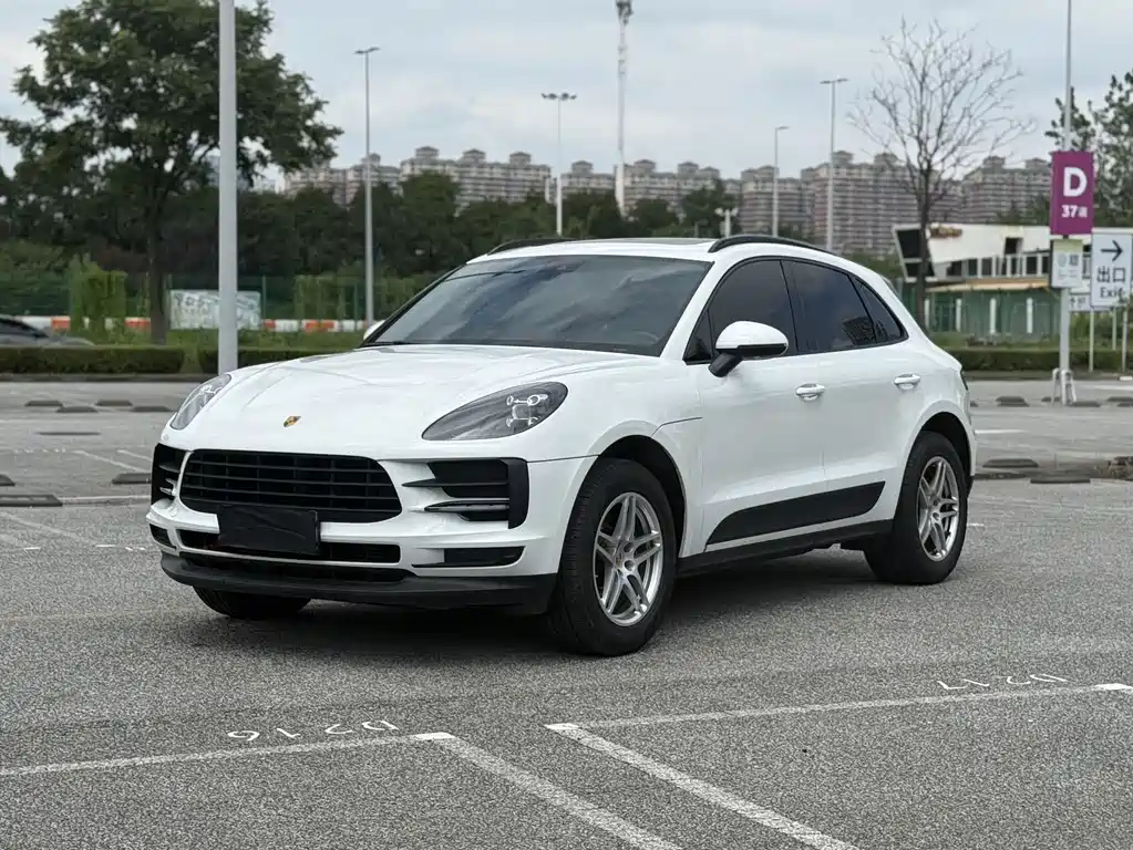 Porsche Macan 2021 — фото 1