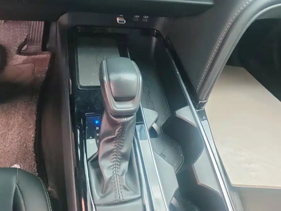 Toyota Camry 2025 — фото 16