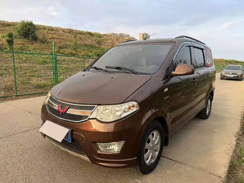 Wuling Hongguang 2018 — фото 1