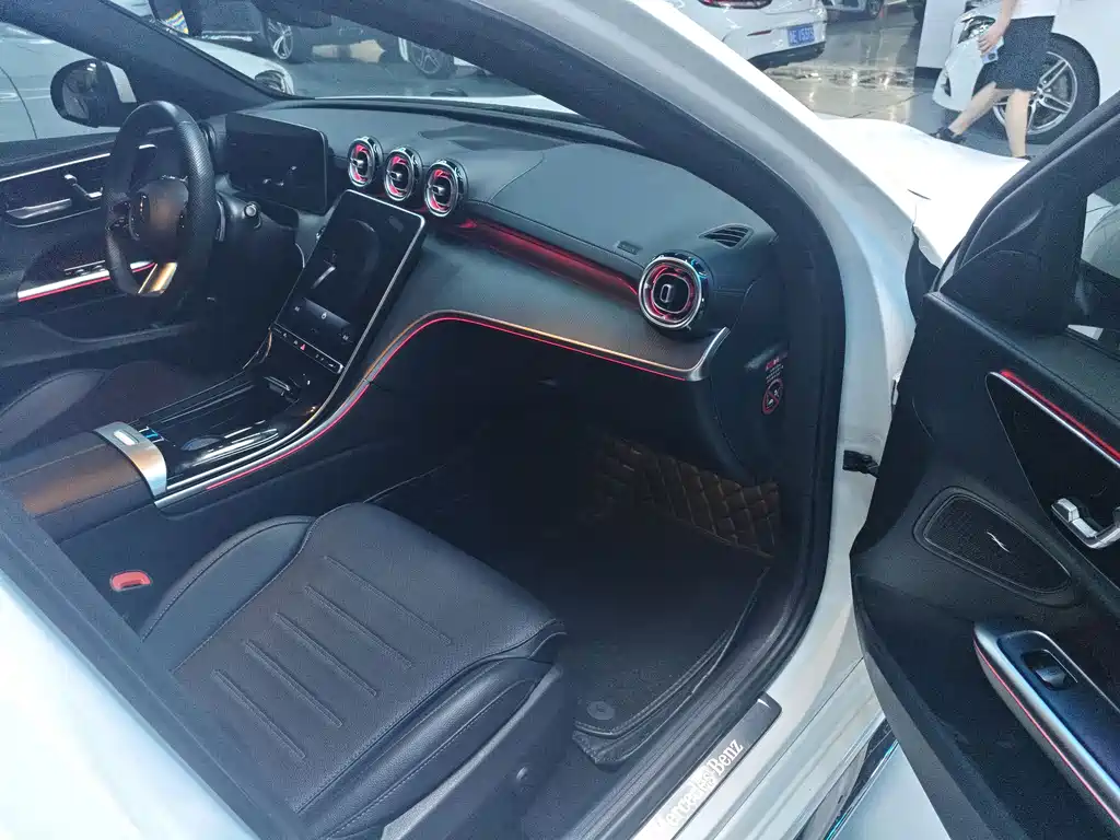 Mercedes-Benz C-Class 2023 — фото 20