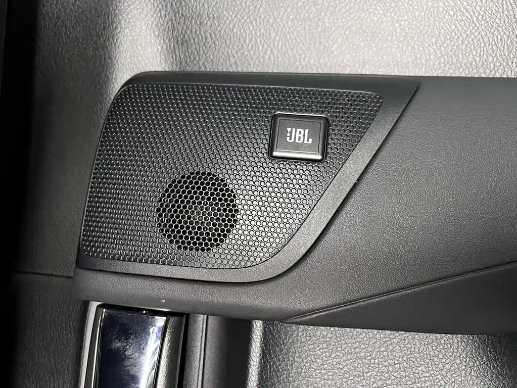 Toyota Alphard 2022 — фото 29
