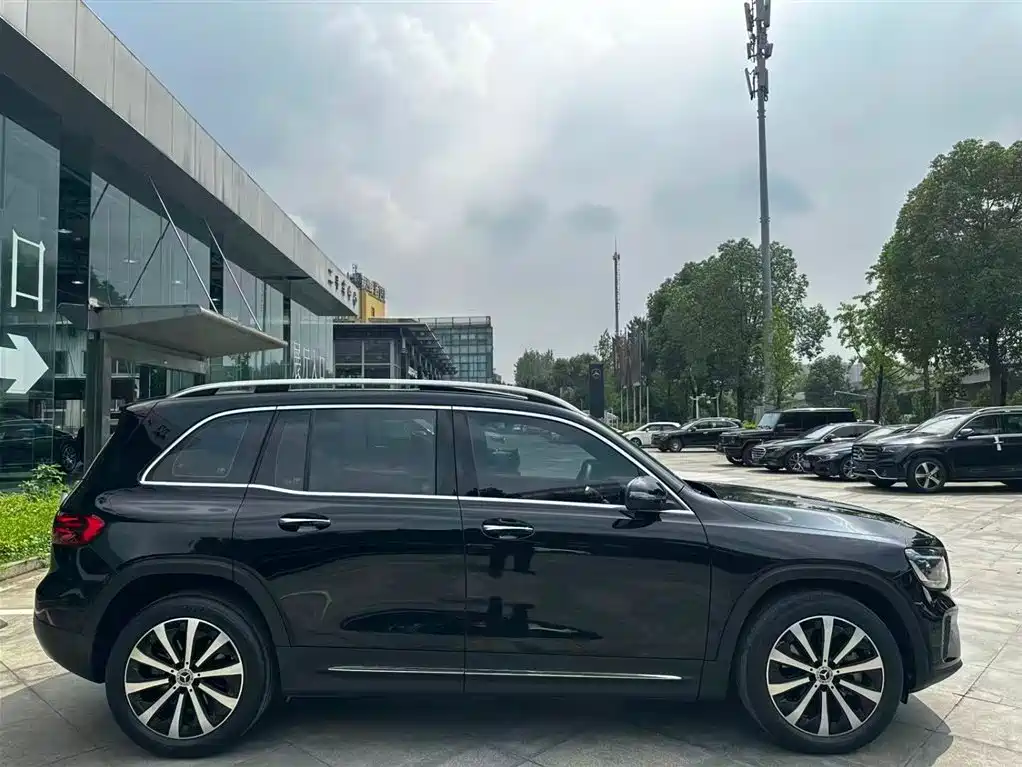 Mercedes-Benz GLB 2024
