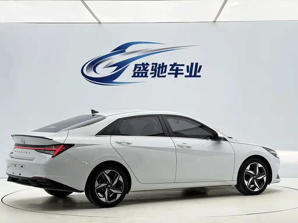 Hyundai Elantra 2023