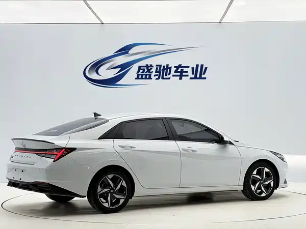 Hyundai Elantra 2023