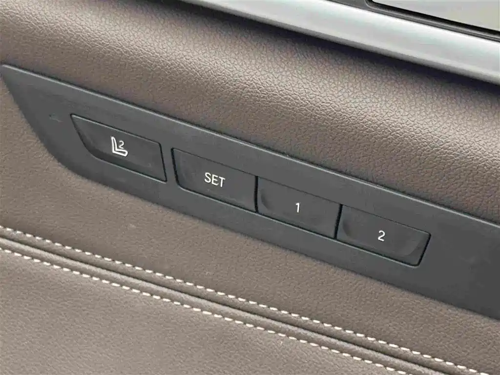 BMW 5 Series New Energy 2021 — фото 17