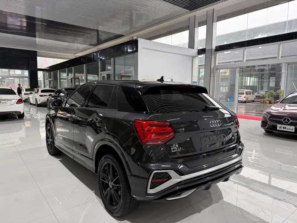 Audi Q2L 2022