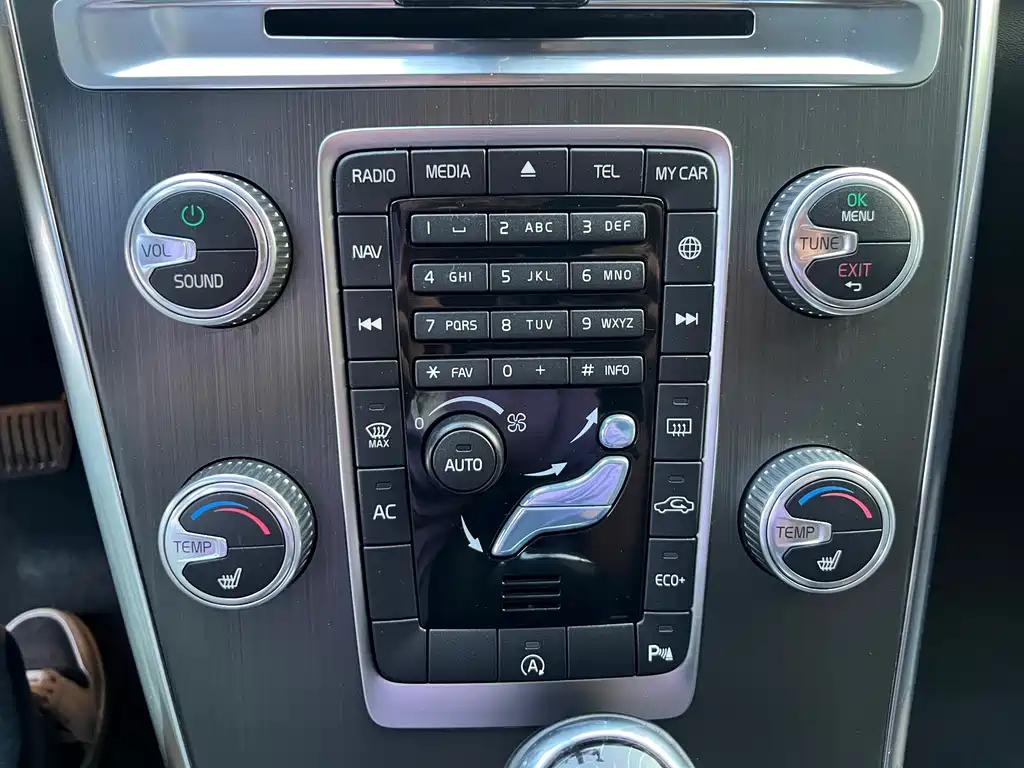 Volvo XC60 2015 — фото 13