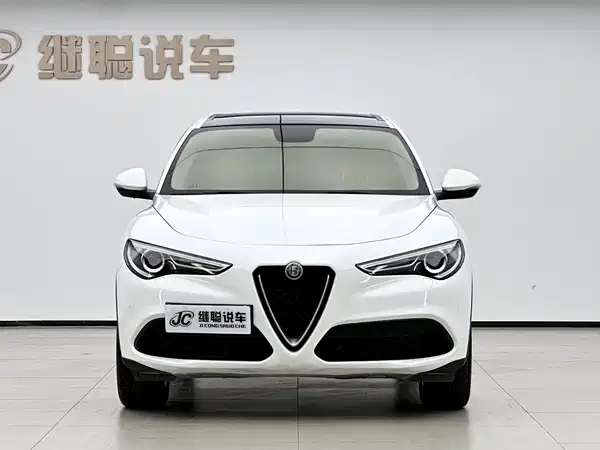 Alfa Romeo Stelvio 2017