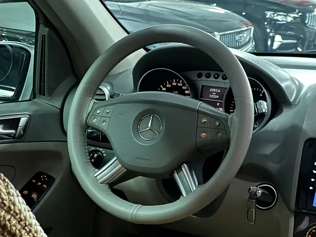 Mercedes-Benz M-Class 2008 — фото 16