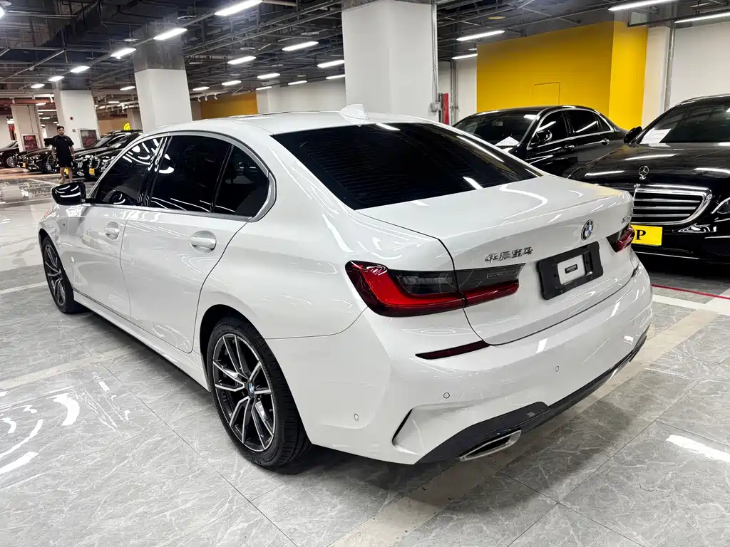 BMW 3 Series 2021 — фото 16