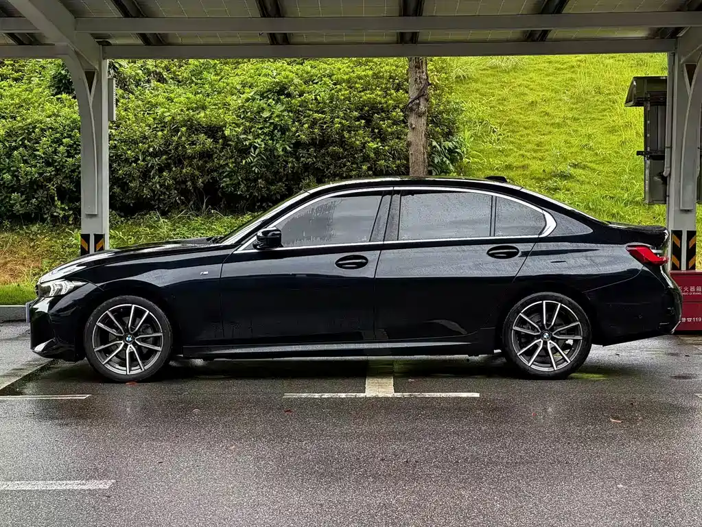 BMW 3 Series 2025 — фото 4