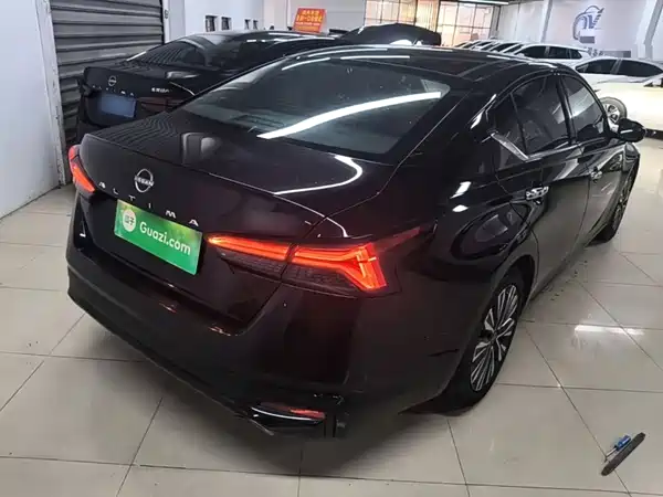 Nissan Teana 2023