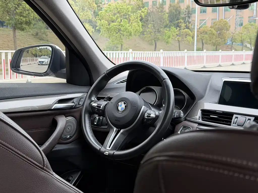 BMW X1 2019 — фото 9