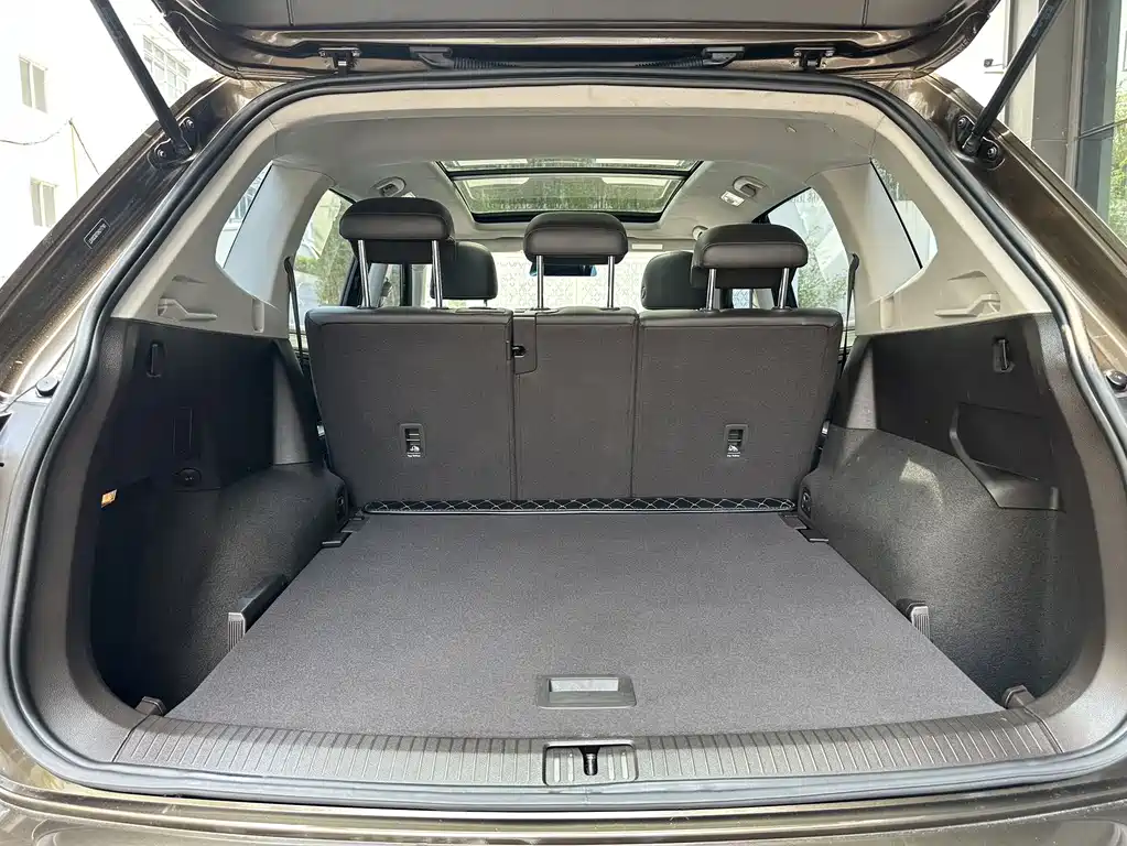 Volkswagen Tiguan L 2018 — фото 13