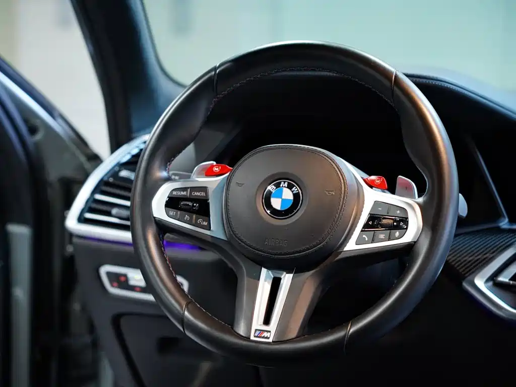 BMW X5 M 2022 — фото 36
