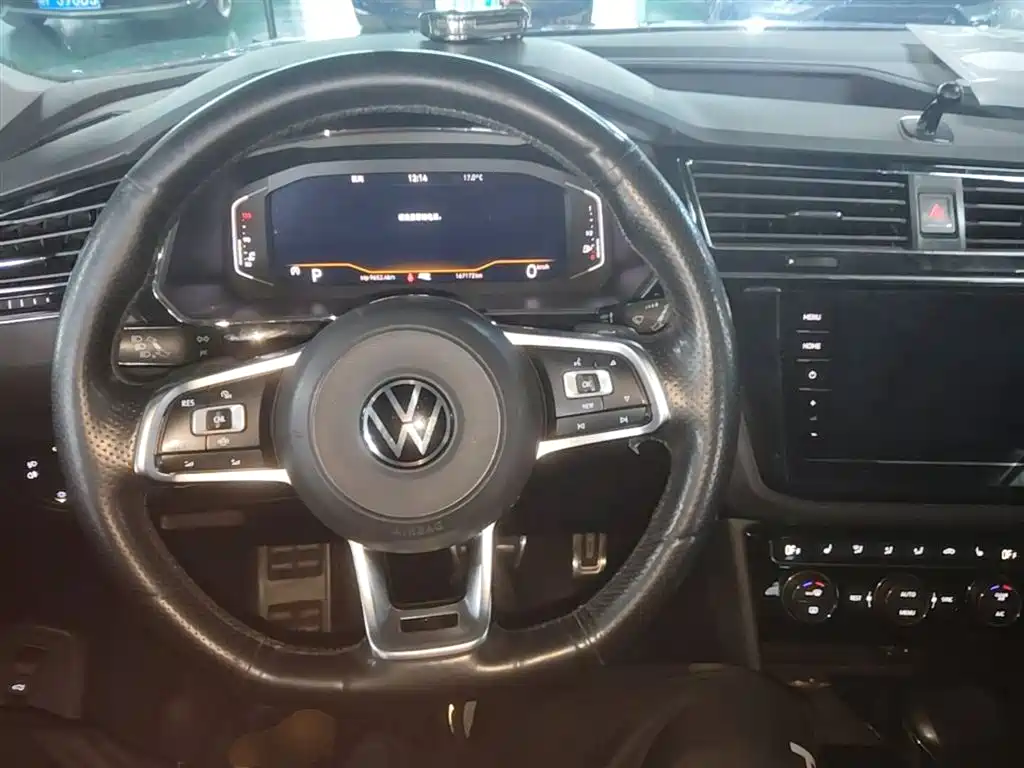 Volkswagen Tiguan L 2021 — фото 11