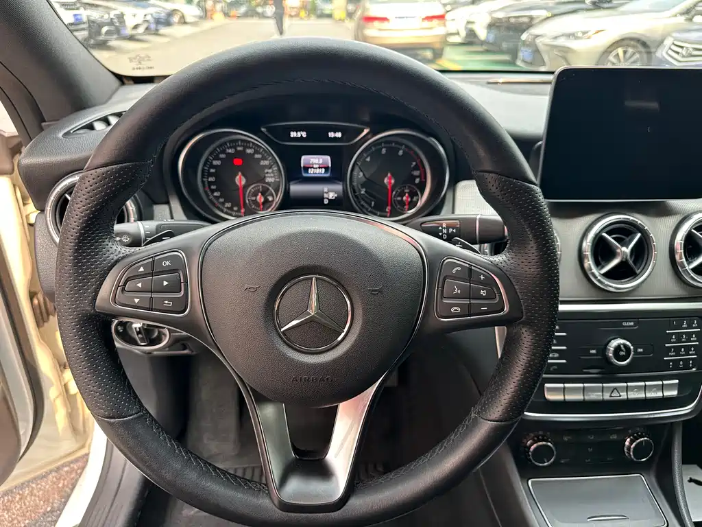 Mercedes-Benz CLA 2018 — фото 11