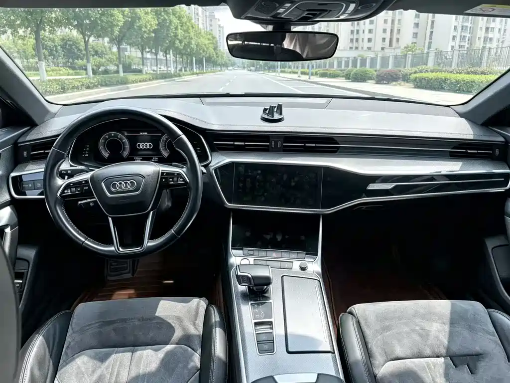 Audi A6L 2020
