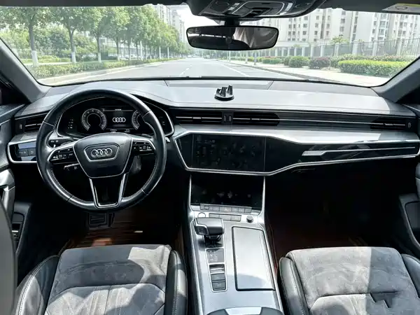 Audi A6L 2020