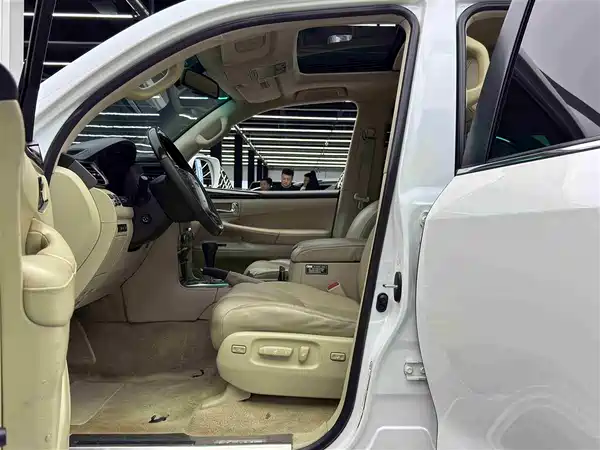 Lexus LX 2009