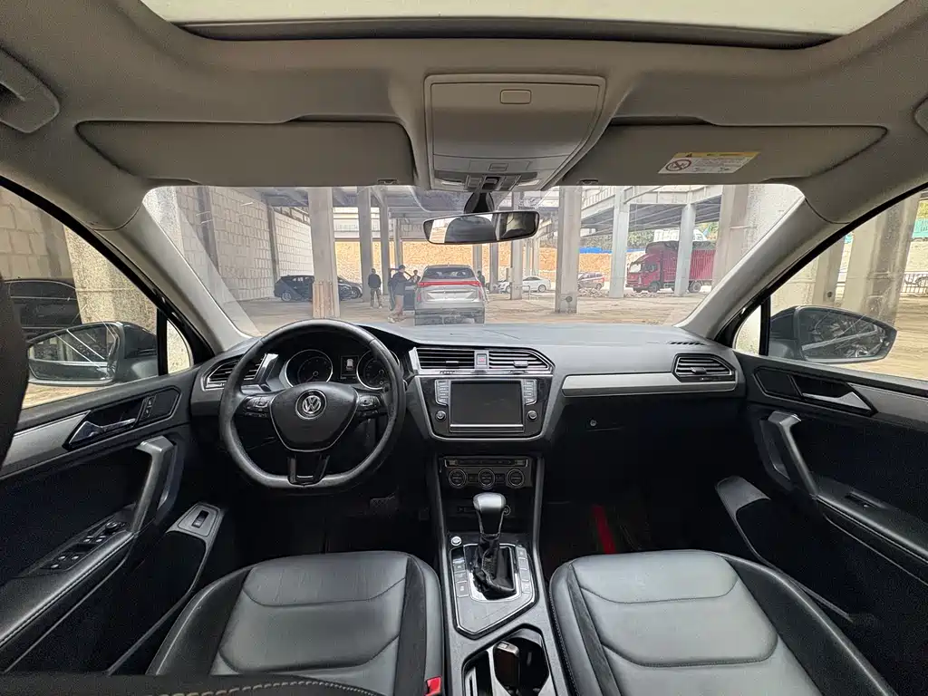 Volkswagen Tiguan L 2018 — фото 10