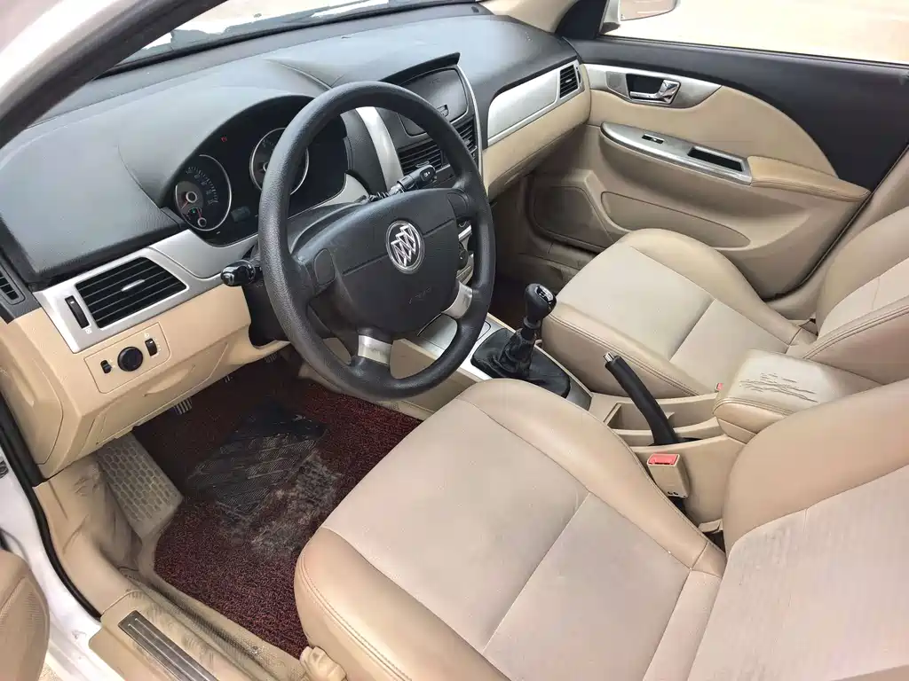 Buick Excelle 2013