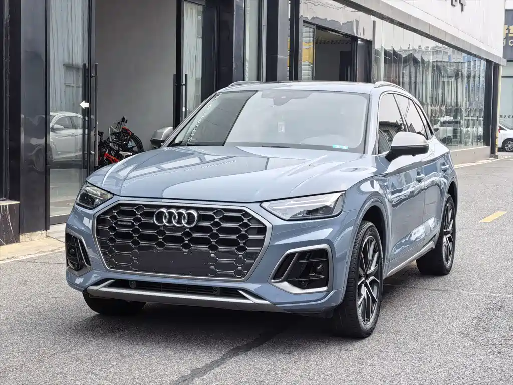 Audi Q5L 2023 — фото 1