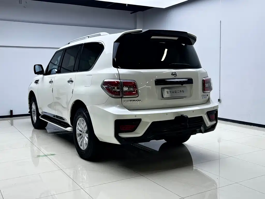 Nissan Patrol 2017 — фото 16