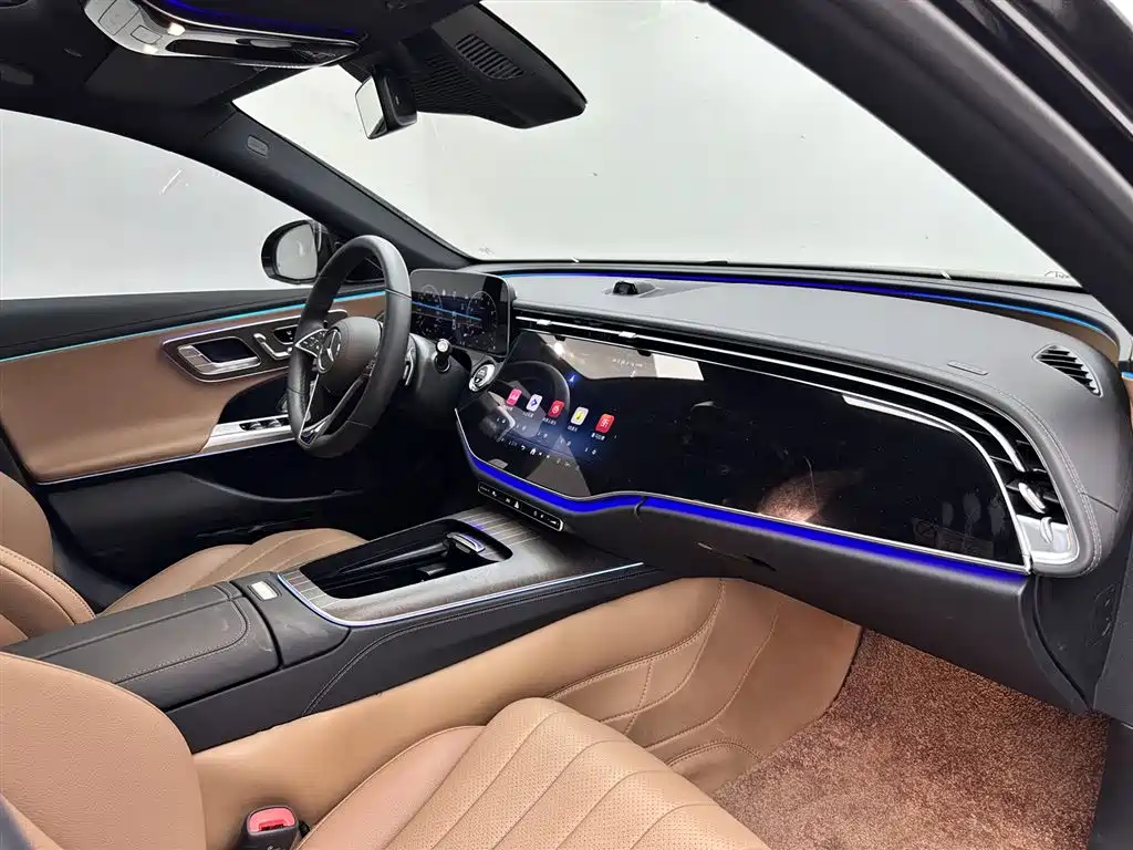 Mercedes-Benz E-Class 2024 — фото 11