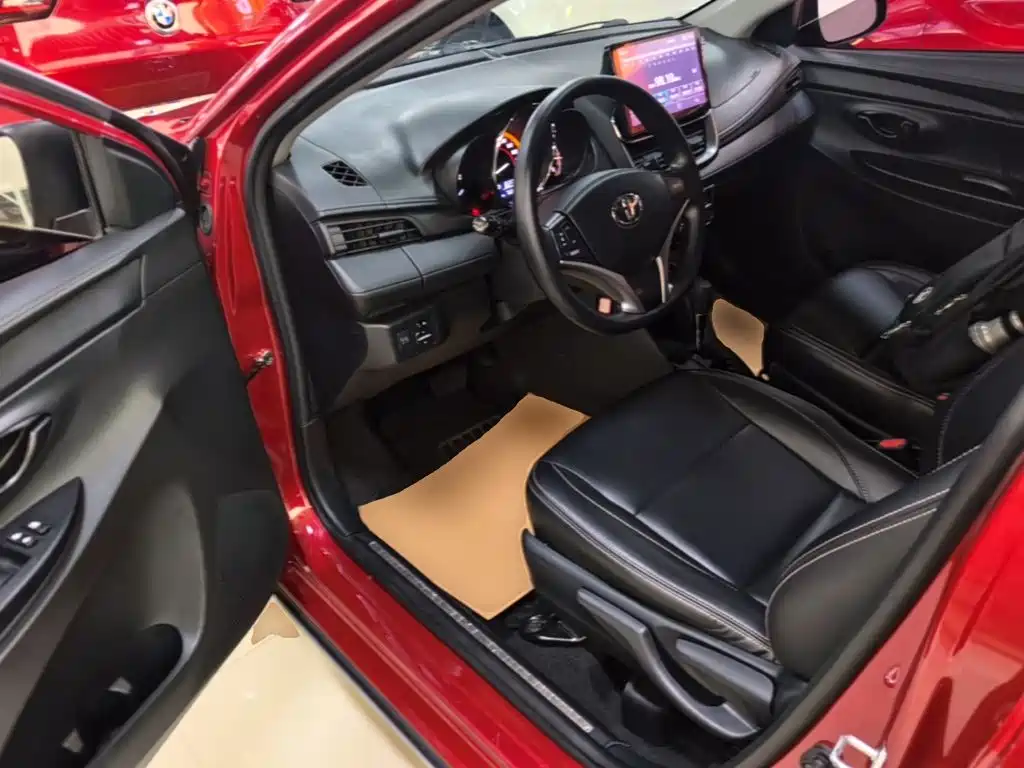 Toyota Yaris L 2023 — фото 16