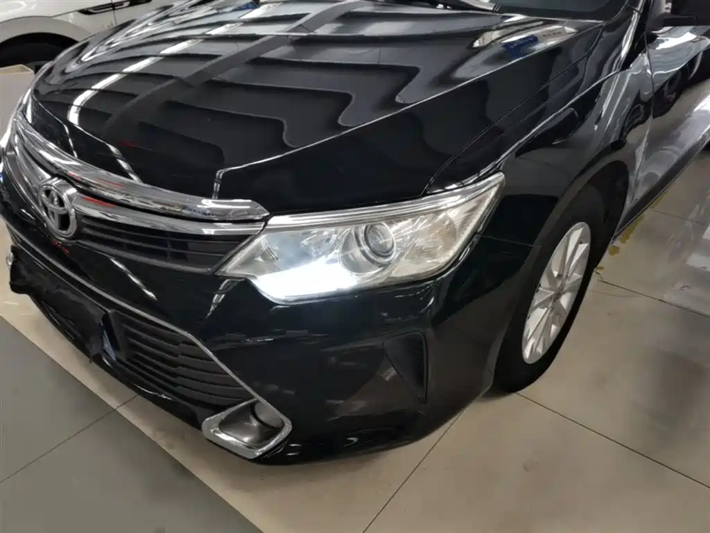Toyota Camry 2016 — фото 24
