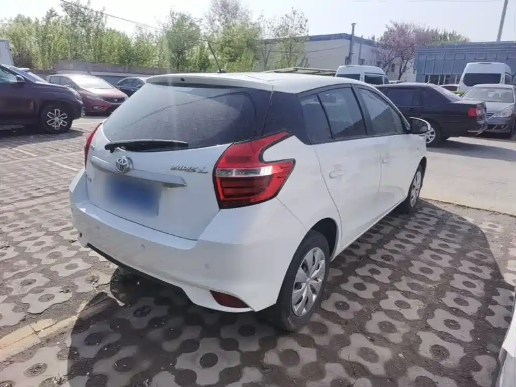 Toyota Yaris L 2019 — фото 7