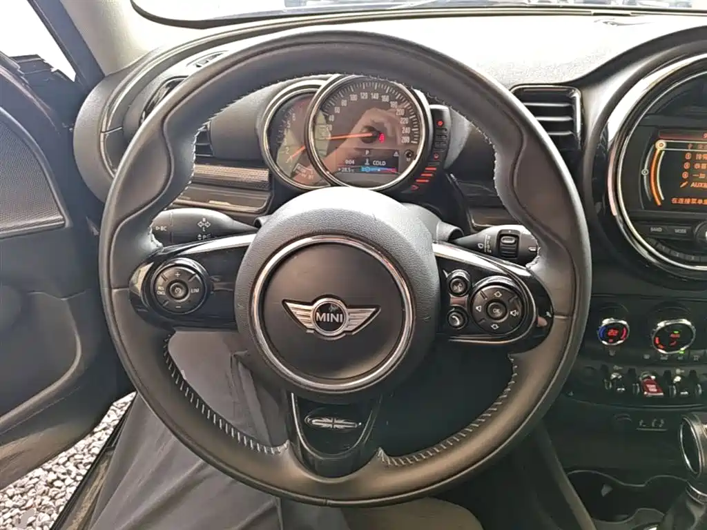 MINI Clubman 2017 — фото 11