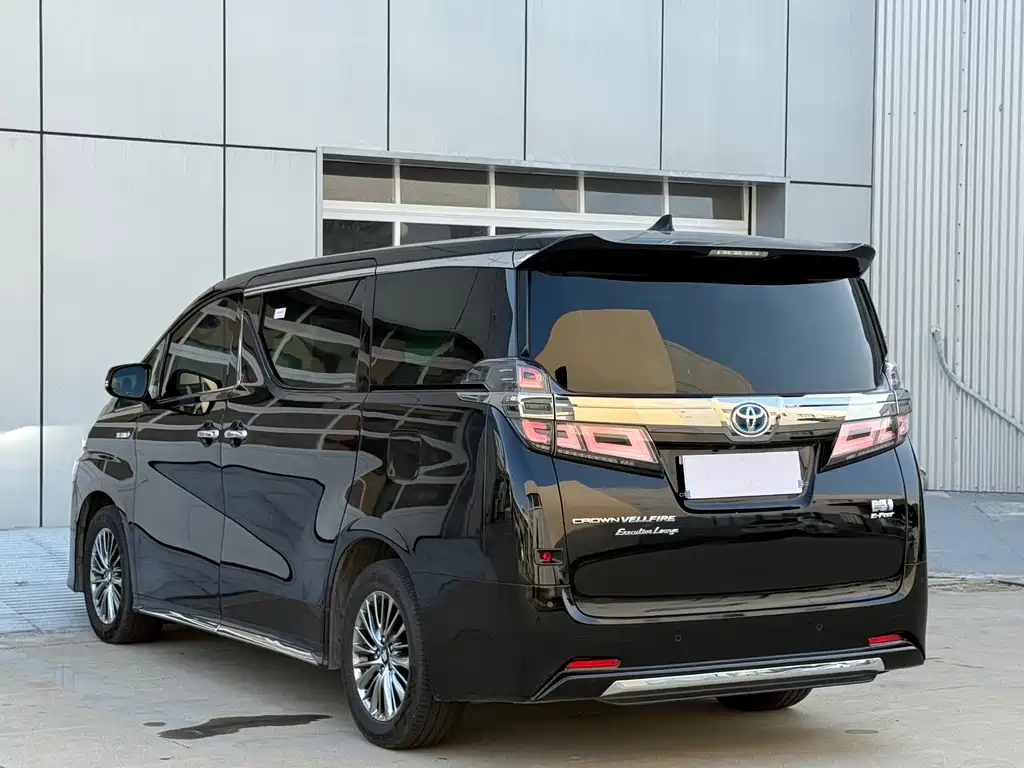 Toyota Vellfire 2021 — фото 9