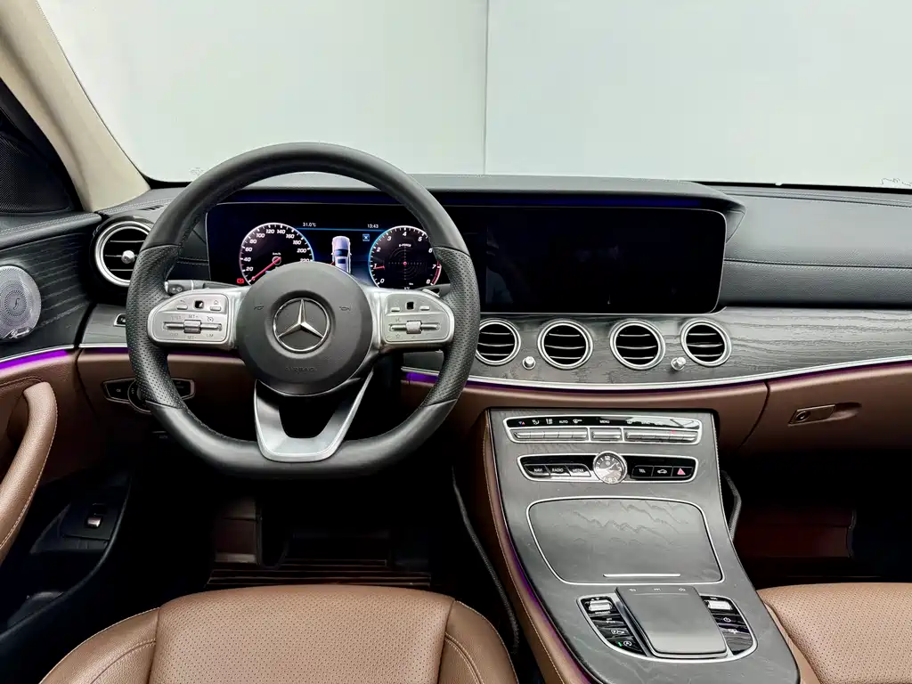 Mercedes-Benz E-Class 2020 — фото 19