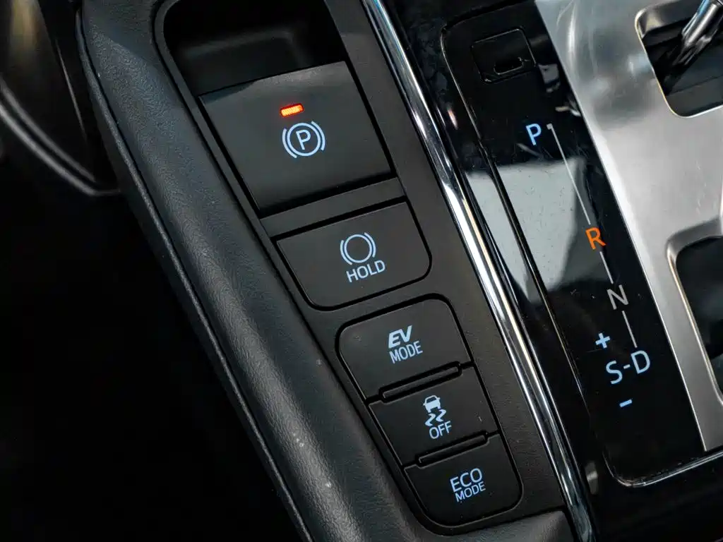 Toyota Alphard 2021 — фото 19