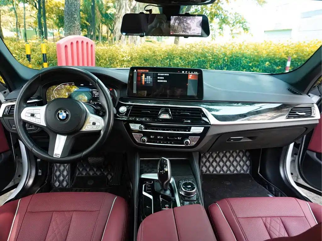 BMW 5 Series 2023 — фото 21