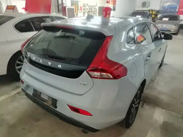 Volvo V40 2016