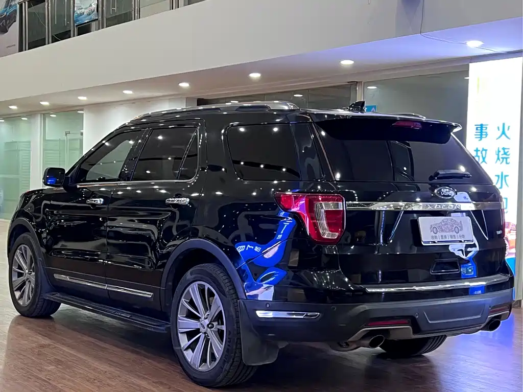 Ford Explorer 2019 — фото 10