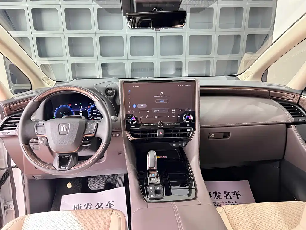 Toyota Vellfire 2023 — фото 29