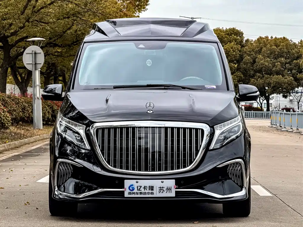 Mercedes-Benz V-Class 2023 — фото 3