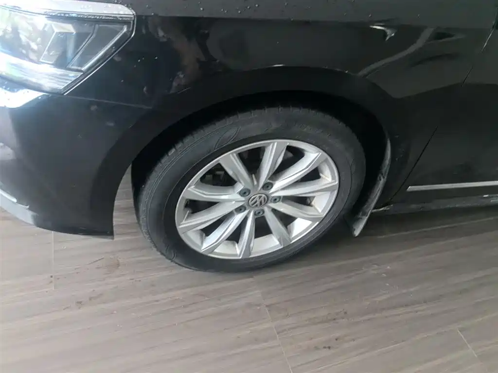 Volkswagen Passat 2018 — фото 23