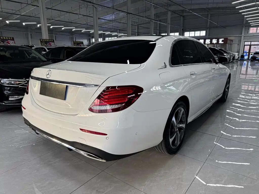 Mercedes-Benz E-Class 2019 — фото 4