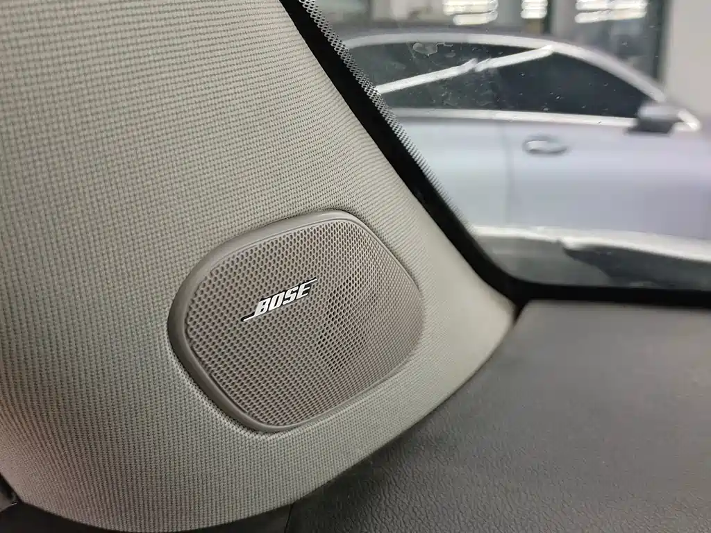Cadillac SRX 2015 — фото 11