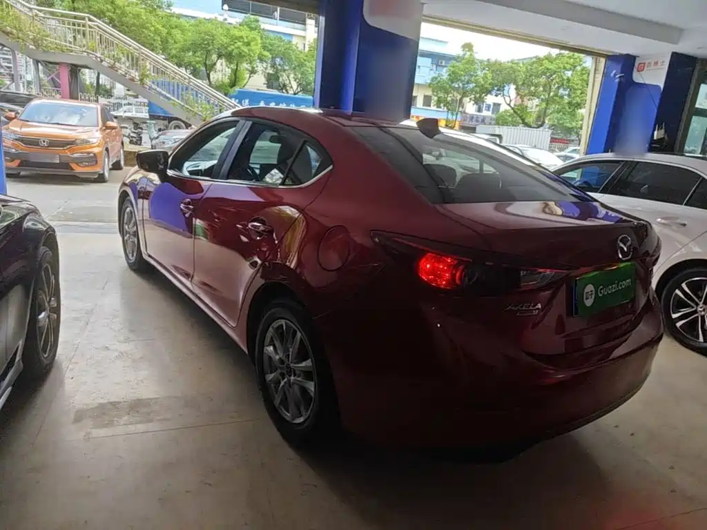 Mazda 3 Angkesela 2015