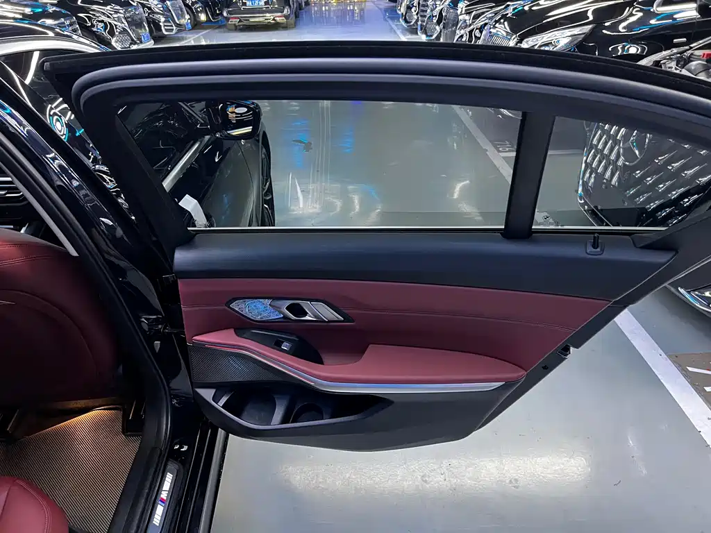 BMW 3 Series 2022 — фото 12