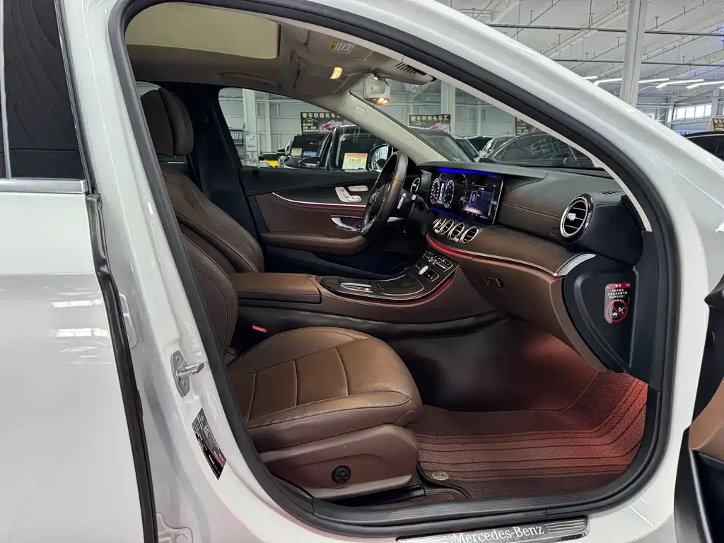 Mercedes-Benz E-Class 2019 — фото 17