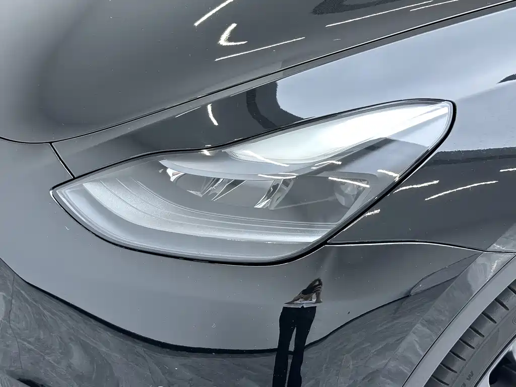 Tesla Model Y 2022 — фото 9