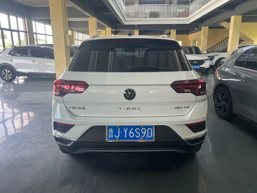 Volkswagen T-Roc 2023 — фото 4