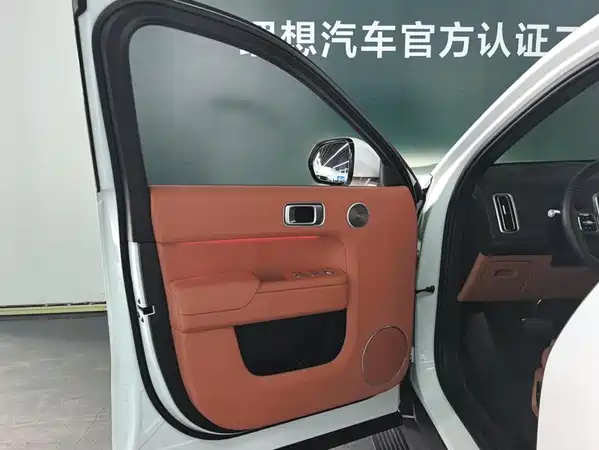 Li Auto L9 2025